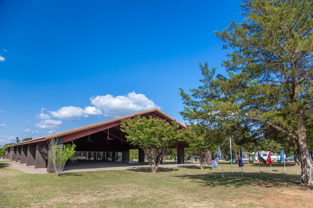 Lake Texoma Camping Resort Cabin 4 Willow Spring ภายนอก รูปภาพ